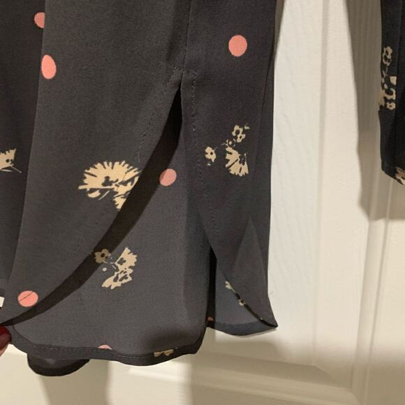 Express | V-Neck Blouse - Picture 7 of 7